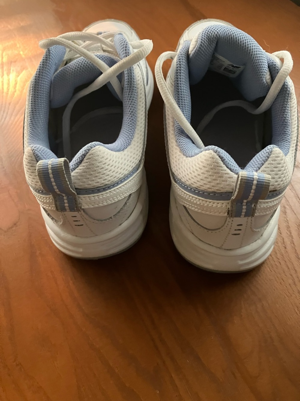 Women’s New Balance 409 White with Light Blue Trim Cross Trainers Size 9.5 - Picture 4 of 7